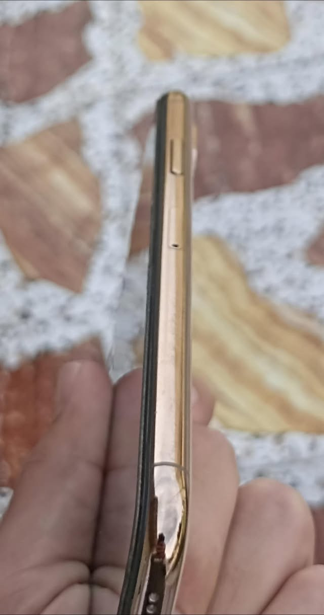 للبيع xs max
بطاريه 78 
شاشه 3 خيارات 
نضافه 90‎%‎
فيس ايدي شغال 
السعر 210 

لتواصل ***********
