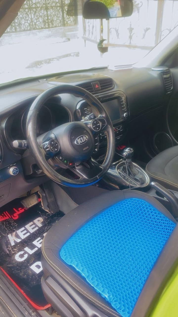 السلام عليكم كيا صول 2015 مكينه 2000جي تي اي ثلاث قطع صبغ بيها صدر امامي خلفي جديد تبريد تدفى شغال تخم تاير جديد ماشيه 88 رقم بغداد بسمي سنويه سعر 105 وبيها مجال حك جيه رقم ***********
