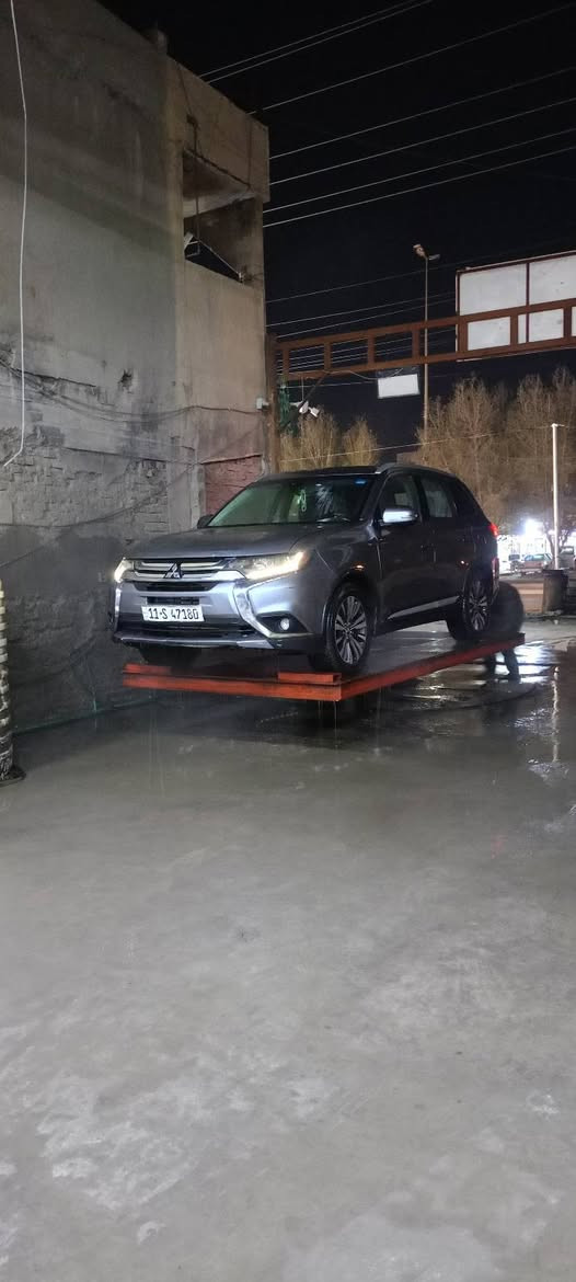 متسيوبوشي اوتلاندر SEL
موديل 2019 يابانية 
وارد أمريكي ...ماشية 120 ميل ... رادار خلفي وجانبي هاندبريك بصمة 🫆هاندبريك اوتوهولد...مرايات شفط .. ابواب بصمة ... تشغيل بصمة ..وضعية قيادة اقتصادي وعادي 
شاشة اعطال...كاميرا خلفية ..محرك 2400
7 راكب .. بانزين عادي أو محسن بدون دوانز .. اقتصادية بصرف البنزين جدا
تدفئة كشنات .. تحكم ستيرن ..كشنات جلد 
گير محرك تبريد ضمان 
صندوك كهربائي شفط وبصمة
حادث دعامية وشوية من الفريم ممه مال راديتر ... ايرباك ستيرن فقط وراجع سستم
سيارة بدون صبغ 
سعرها 150 ورقة
عنوان شهداء البياع 
واتسب 
***********
