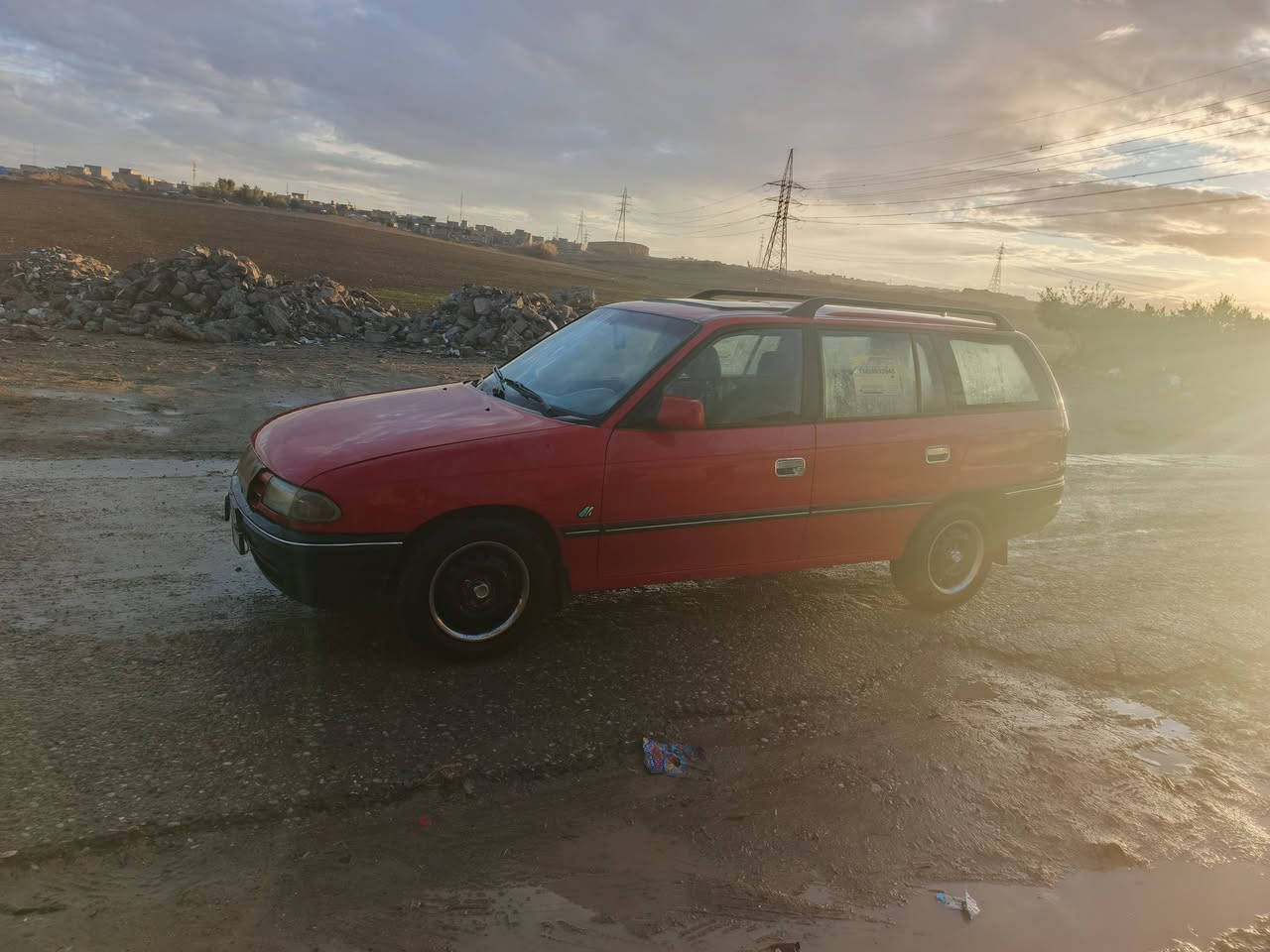 اوبل استرا 
موديل 1994
حجم 16
كير ومكينه جديد بشرط 
كابون بانزين 
رقم نينوى مصطره الجديد
سياره صافيه وجاهزه 
شرط التحويل 
باقي التفاصيل اتصل 
مكاني موصل مشيرفه 

هاتف ***********
