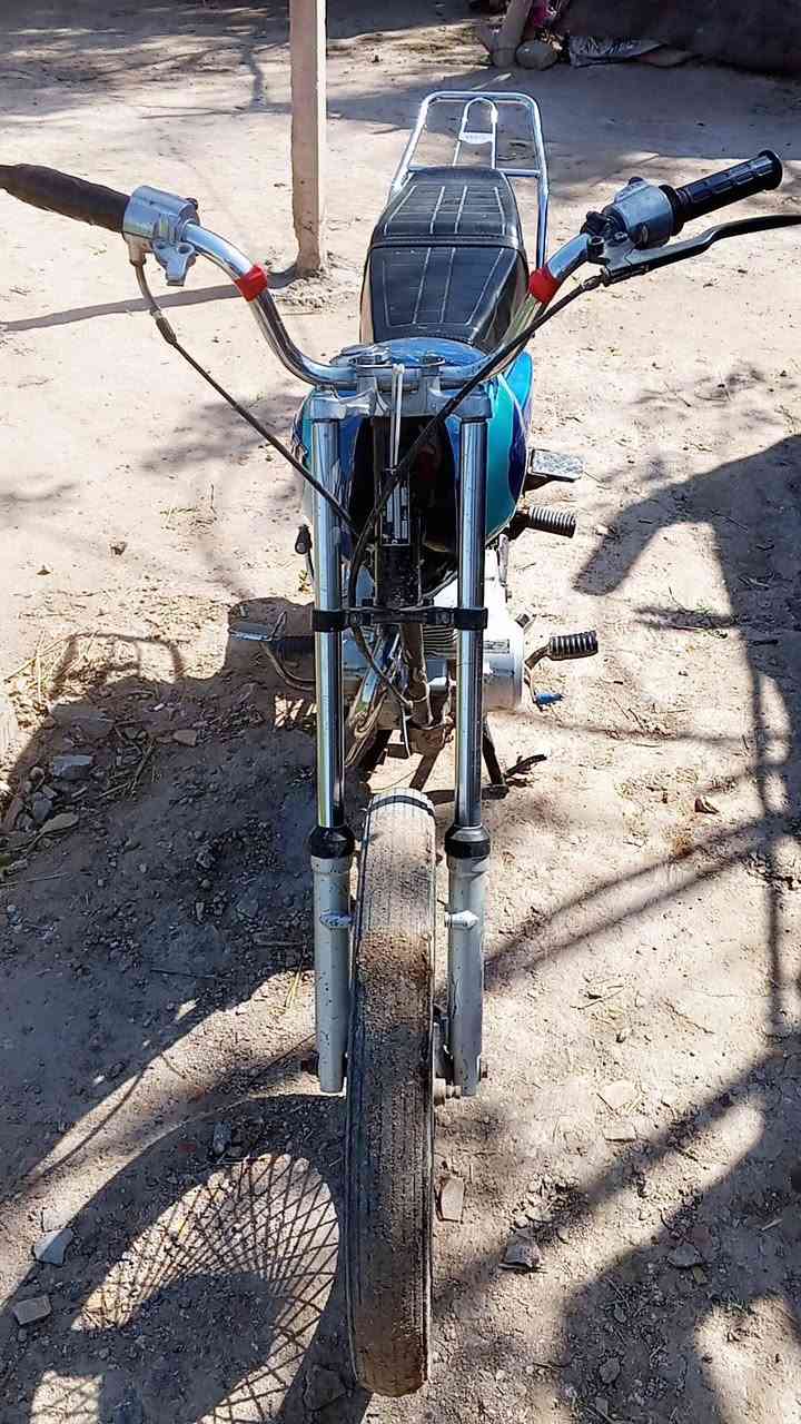 سلام عليكم دراجة للبيع موديل 20 كلك بيها بليته بالشاصي فقط دراجة محرك خير من الله غراضه جدد سعر 275 وبيها مجال قليل مكان واسط صويرة ***********
