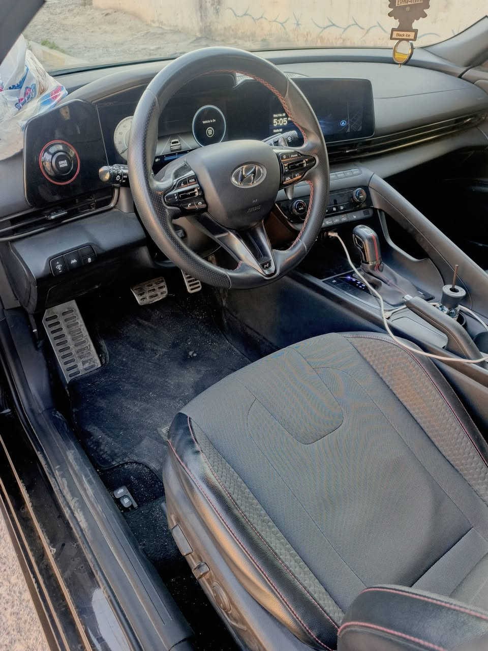 سلام عليكم الانترة Nلاين موديل 23 امريكي فول السيارة ماشية 19فقط
مكينة 1600تيربو 

حادثة خلفي من امريكة وبيهة جهة اليمنة ولبنيد رش كلير ب أمريكية بدون حادثة 

العنوان بغداد 

الرقم ***********
