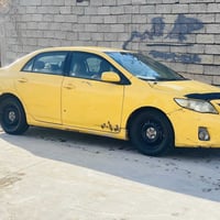 ، كورلا للبيع موديل 2013 السياره مكلوبه كدام العين بيها دفتر مانزين وم...