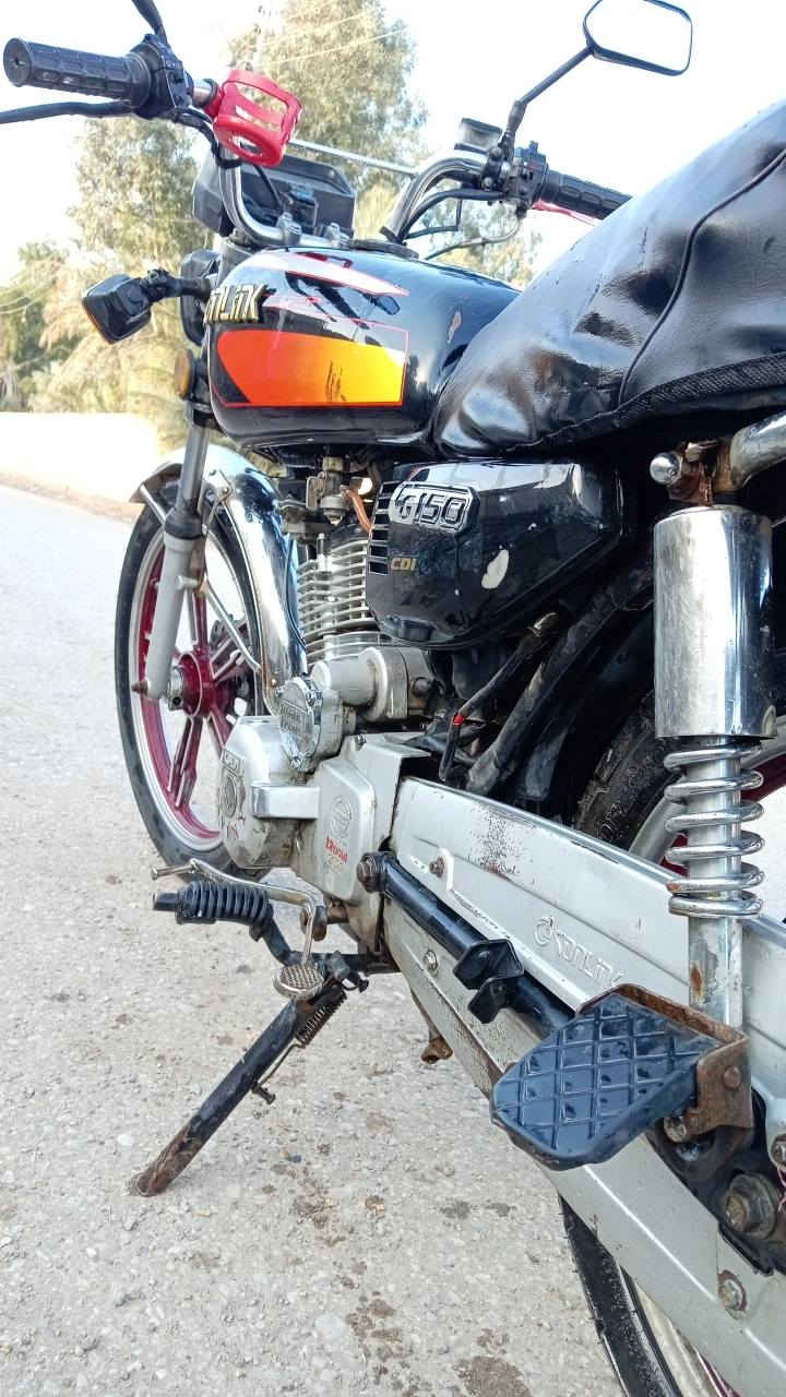 السلام عليكم
دراجه للبيع سيفان فول نضافه كدامه تخم تايرات جدد  
اوراق كامله تشتغل سلف هندر السعر 400وبيه مجال 
تواصل فيس موجود ورقم ***********
