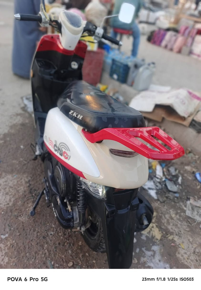 سلام عليكم دراجه بوليس صيني زيرو برغي🔩 ما مفتوح بيه كهربائيات كله شغاله مكاني البصره شط العرب تنومه رقم *********** سعر مليون و50 وبيه مجال
