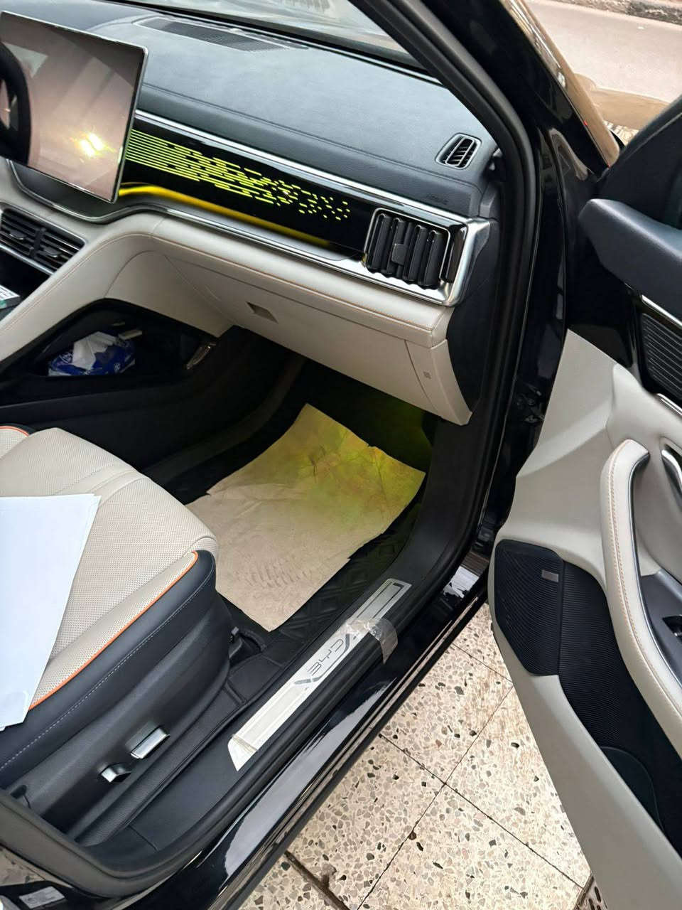 BYD SONG PLUS  2024Used 
اعلي فئه 
عداد 49الف 
اسمارت درايف 
جاهزه للتسليم
 والفحص في
 اي مكان تحب
كفائه البطاريه 96٪
رخصه ساريه /2027/6
مرور النزهه 
طبقه حمايه 
لون اسود فرش سمني 
حاله الزيرو 
معاها الشحن المنزلي وطقم دواسات و الشحن البطيئ 
تواصل https://wa.me/201124993415


**إذا كنت صاحب هذا الإعلان وتريد حذفه لأي سبب، رجاءا أرسل رسالة إلى الدعم الفني**