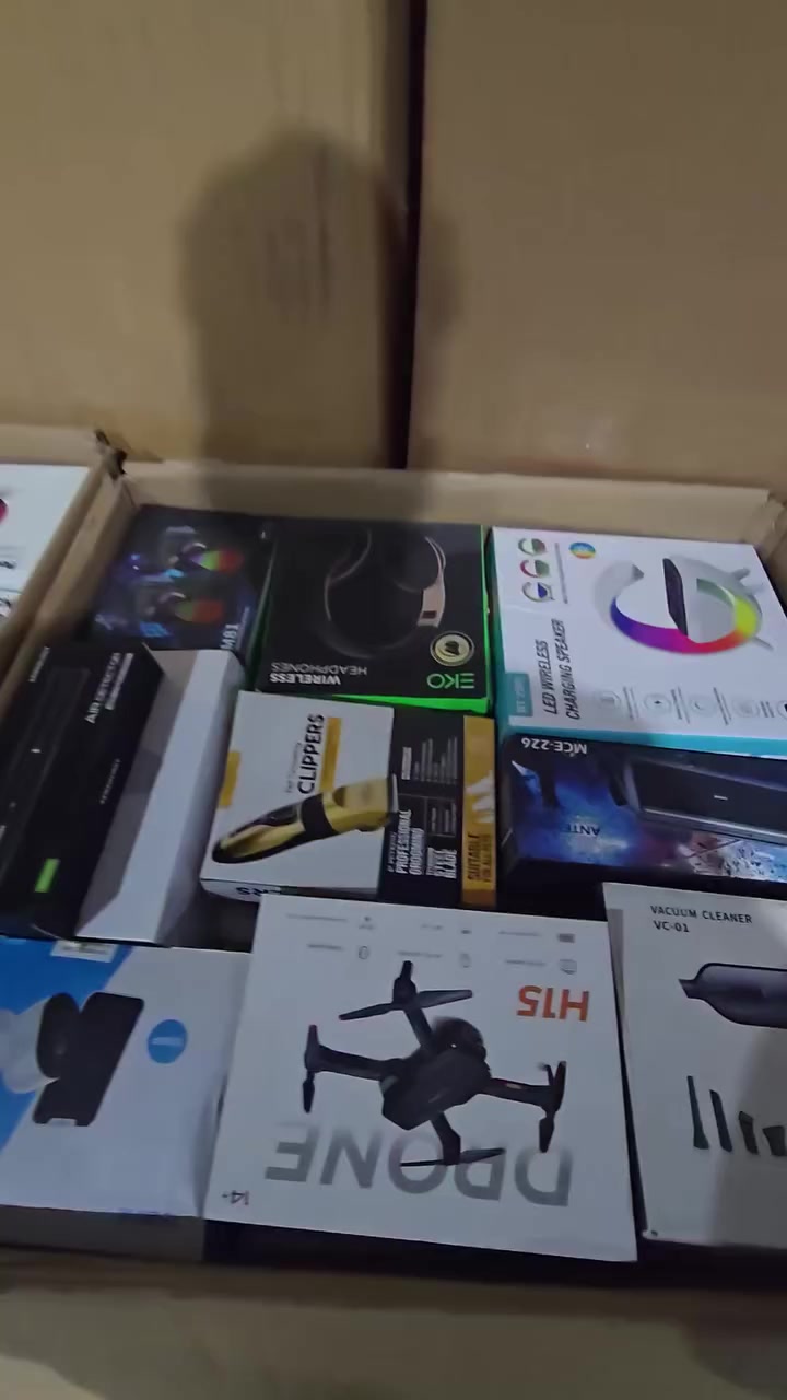 السلام عليكم..
تم بعون الله وصول 
امزون برطاني خام كيلو ١٣ الف
ميكس برطاني كيلو ٧ الف
منزلي كهربائي برطاني. كيلو ٧ الاف
العنوان بغداد مجمع بسماية السكني مدخل النهروان 
*********** حسن الريس..
نسبه فحم غير موجود اقل من ٥% 
خشن لايوجد 
قطع كبيرة لا يوجد 
فقط نواعم. ماركات. 
رزق وعافيه لجميع..
