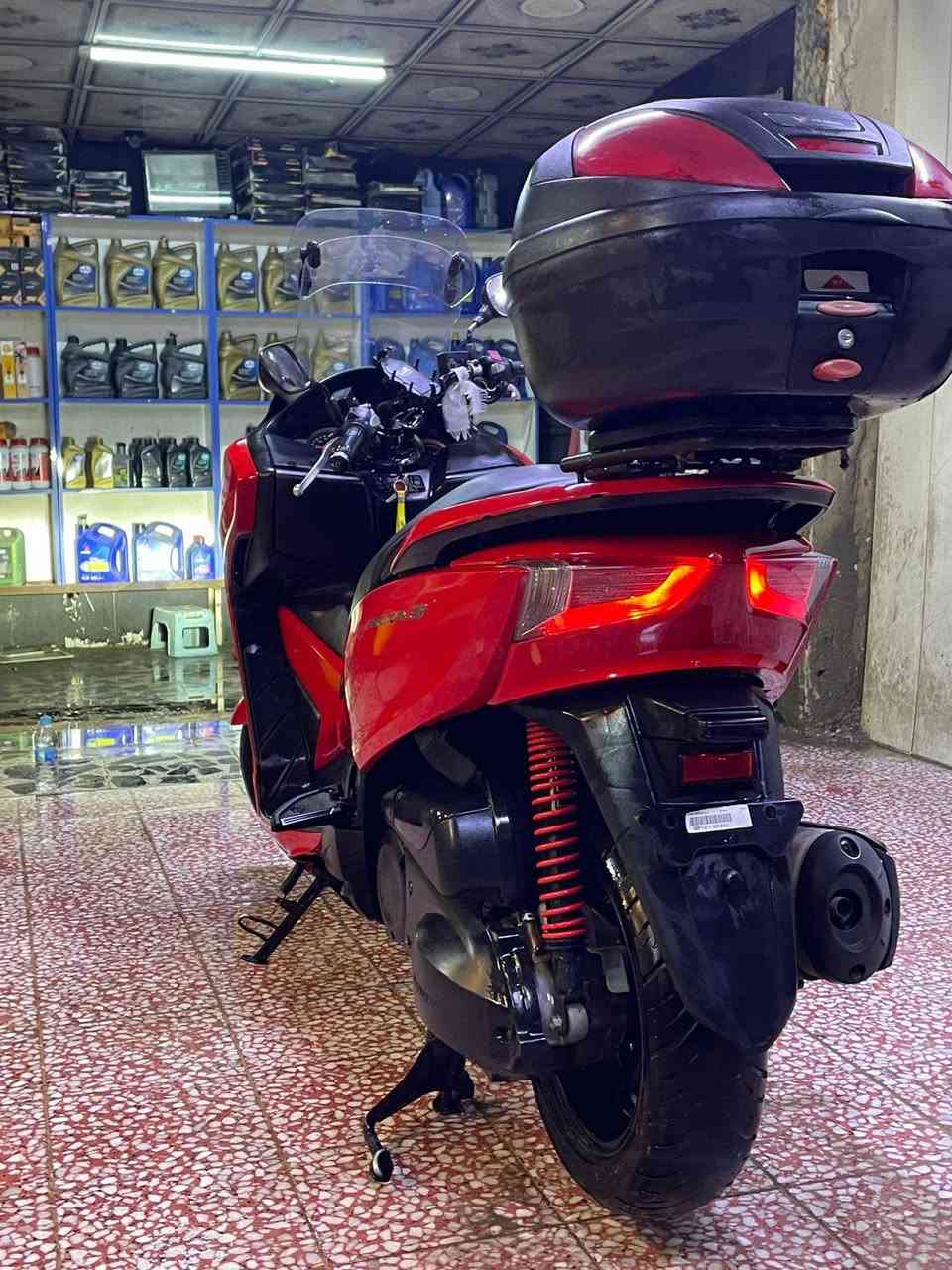 سلام عليكم فورزا 012 كفاله عامه برغي واحد ممفتوح بيه دراجه ماشيه 30 الف وين ميعجبك اطلع بيها تخم تاير جديد امامي + خلفي كلجات بلادي فيتبم بلادي جويتر بلادي نوزل بلادي الدراجه على وضع الشركه كفاله عامه من كلشي اكفله الك من كلشي جيب فيتر وتعال افحص العنوان بغداد السيديه تواصل *********** السعر مليونين و300الف وبيها مجال للطيبين
