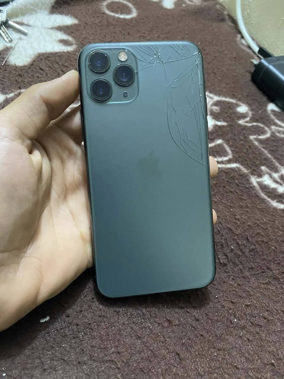 ايفون 11 برو فقط 
ذاكره ٦٤ بطاريا بلادي مرفوع ١٠٠ انساا بشحن 
شاشه اصليه  موبايل مفتوح سعره ٢٢٥ بي مجال ***********
