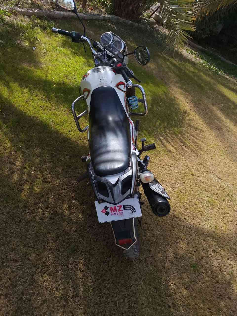 السلام عليكم دراجه سنكي موديل 2018 نضيفه محرك 150 دراجه نكره سلف كهربائيات شغاله الاستفسار ***********
