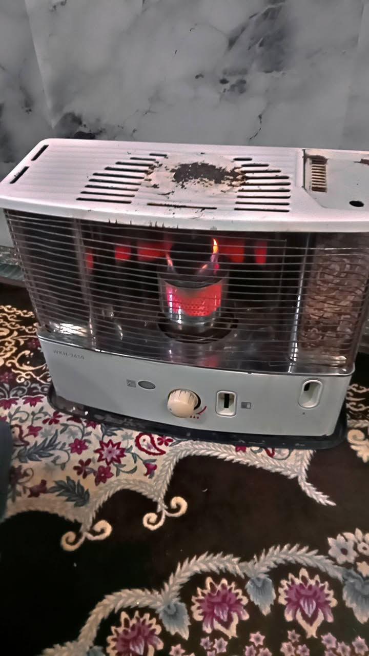 سلام عليكم عندي صوبه للبيع نضيفه المكان بغداد سبع اقصور السعر 40 التصال عله الرقم ***********
