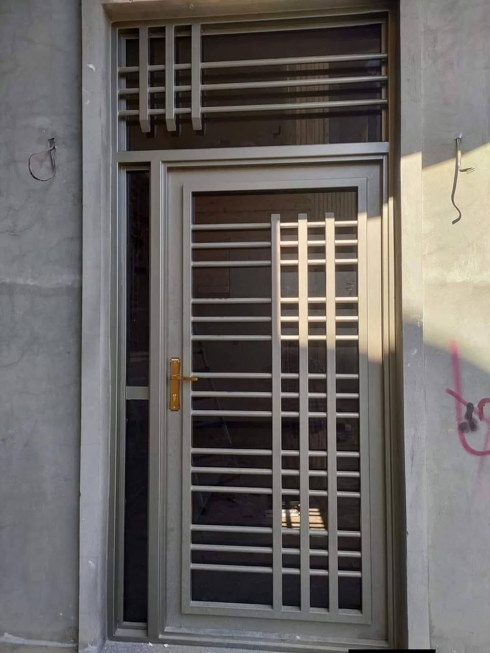 يعلن حدادة سيف الجنابي عن تجهيز ابواب وشبابيك حديد مليمين التركي بنظام الاقساط والشغل درجة اولى وبي ضمان اتصل على ***********بي واتساب
