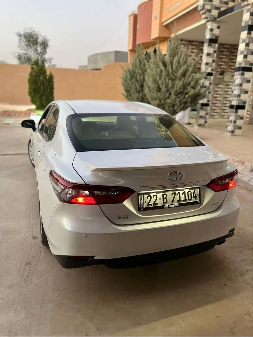 سلام عليكم 
كامري للبيع كلين خليجي 
موديل 2022
كير ومحرك شرط 
تواير وصدر جدد 
السعر 240 وبيها مجال للطيبين 
الرقم ***********
