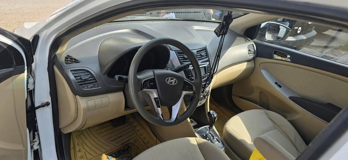 اكسنت خليجي رقم ديالى 2011 مكينة ١٦٠٠بدون ظرر مواصفات فتحة تحكم ستيرن جهتين  مكان بعقوبة ٧نيسان السعر ٩٣ للاستفسار ***********
