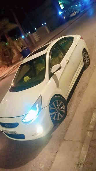 تحية للاخوة 
اكسنت 2015 خليجي فول الفول للاخير سياره جديده ما عايزها شي نضيفه مكينه 1600 تبريد شغال وما بيها نقص مال جناي بيها دحجات خفيفه وبيها ضربه بالصندوك  حداديه وكهربايات جدد مابيها كل نقص شراي يتصل وبالخدمة 
*********** سيد كرار
