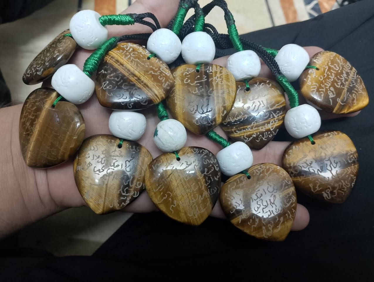 يا الله سلام عليكم اخواني الاعزاء 
متوفر حجر تايكر وعطف بحري قطعتين في قلاده وحده 
*العطف منقوش عليه آيات المحبه 
*التايكر منقوش عليه آيات الرزق وآيات المحبه و ايات عقد لسان و ايات الشفاء و ايات الحفظ 
متوفر جمله و مفرد 
و متوفر خدمه توصيل لجميع محافظات العراق 
للاستفسار مراسله الصفحه او الاتصال على الرقم ***********
