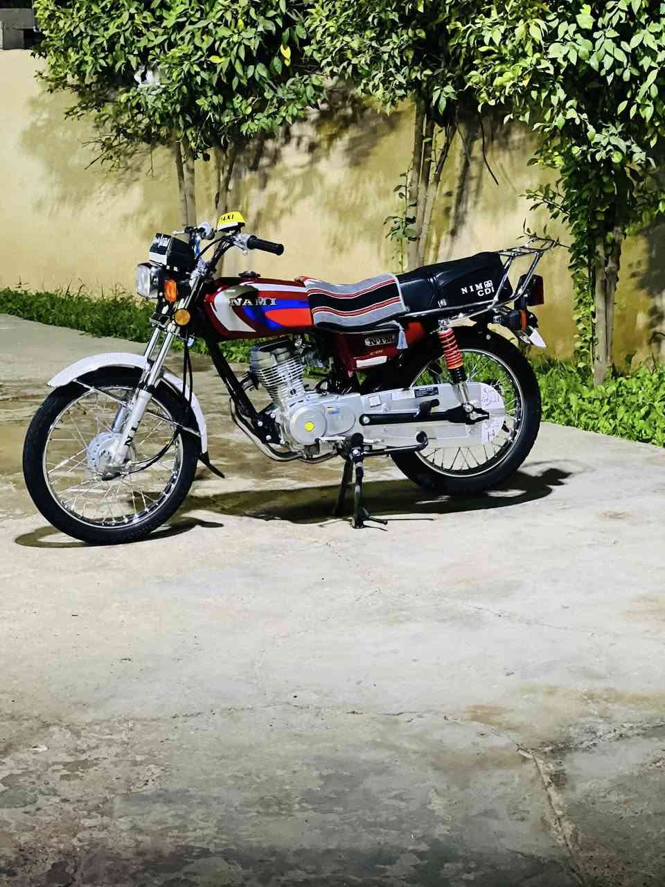 سلام عليكم شباب نامه 26 لبيع دراجه احله من صوره اخت زيور ماشيه ٣٠٠٠ دراجه تخبل الله شاهد تجي وشوف بعينك بعده وكيل المو شراي لا يتعبني من اكلك دراجه  زيرو يعني زيرو شلعه معدل خير من الله مانقصه شي ترايك وين متريد حتلو لبغداد لشراي يتفضل يتصل *********** وذا متحصلني متواجد وتساب 👍🏻.
