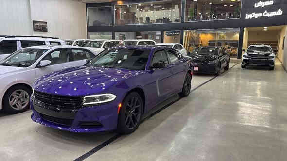 السلام عليكم 
دوج جارجر BLAK TOP 2023 
لون بنفسجي بدون صبغ 
حادث مرفق بالصور 
 (مرقم بغداد كامل)

عداد 30 mi
سنوية جديدة 
كفالة عامة كير ومحرك 
1_ محرك 3:6 
2_شاشة كبيرة 
3_تحكم ستيرن
3_تبريد قطعتين 
4_ويل 20 
5_كامره خلفية 
6_رادار خلفي
7 _ تحكم سرعة
8_ سستم صوت مضخم بلادي

السعر 279$ 
رقم الهاتف 

***********
