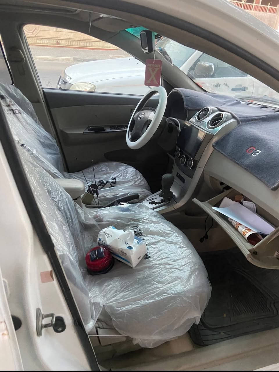 سلام عليكم ورحمة الله وبركاته
سياره بي وآي دي جي 3(2016) 

1- حداديه جديده + تبريد ثلج 🧊 
2- بلكات+ نوزلات+ فيت بم جديد 
3-شاشه +تحكم ستيرن + حساسات 
4-فتحه سقف + تشغيل بصمه 
5- سنتر لوك + دوشمه 
6- تخم تاير + وسبير مانازل هوه والجك واير سحب + جطل 
7- سياره رقم بصره الجديد داخله هزه بهاي السنه وكامله تحويل ثاني يوم والسياره خير من الله ماناقصها شي 

السياره للبيع او مراوس حسب القناعه 
السعر ( 60 وبيها مجال ) للشراي ***********

العنوان / البصره كرمه علي ابو صخير
