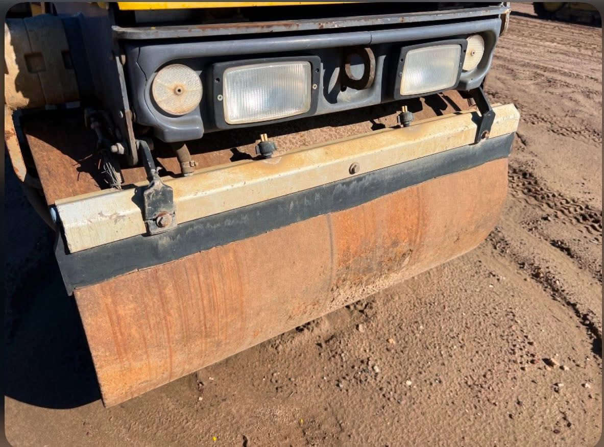 للبيع حادلات العدد 2 استيراد جديد مامشتغلات بالعراق موديل 2013 كربلاء ***********
