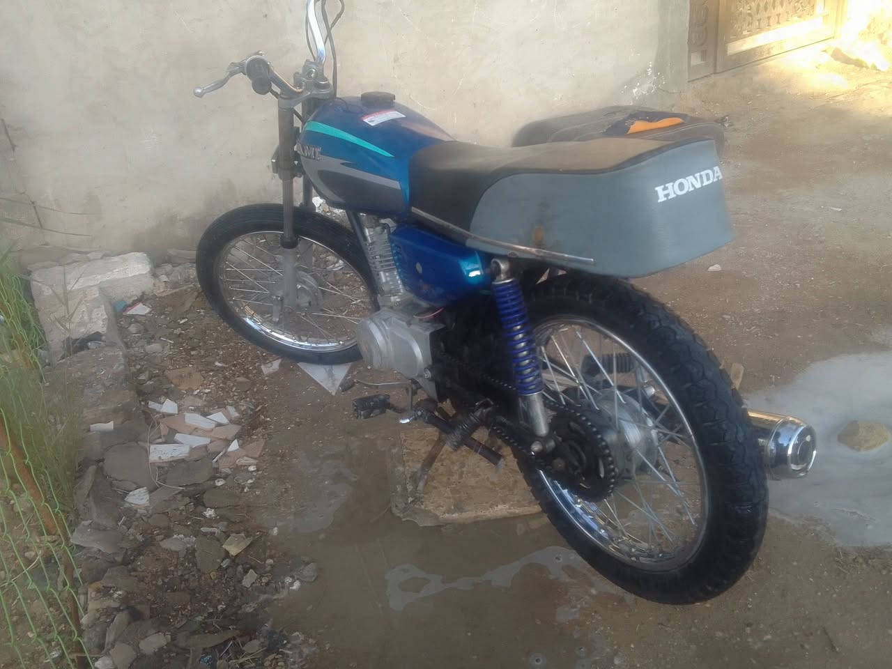 السلام عليكم دراجه ربع كير للبيع السعر مالت 300 وبيها مجال المكان الحر الرياحي الرقم ‏ ‏‪***********‬‏ بي واتساب
