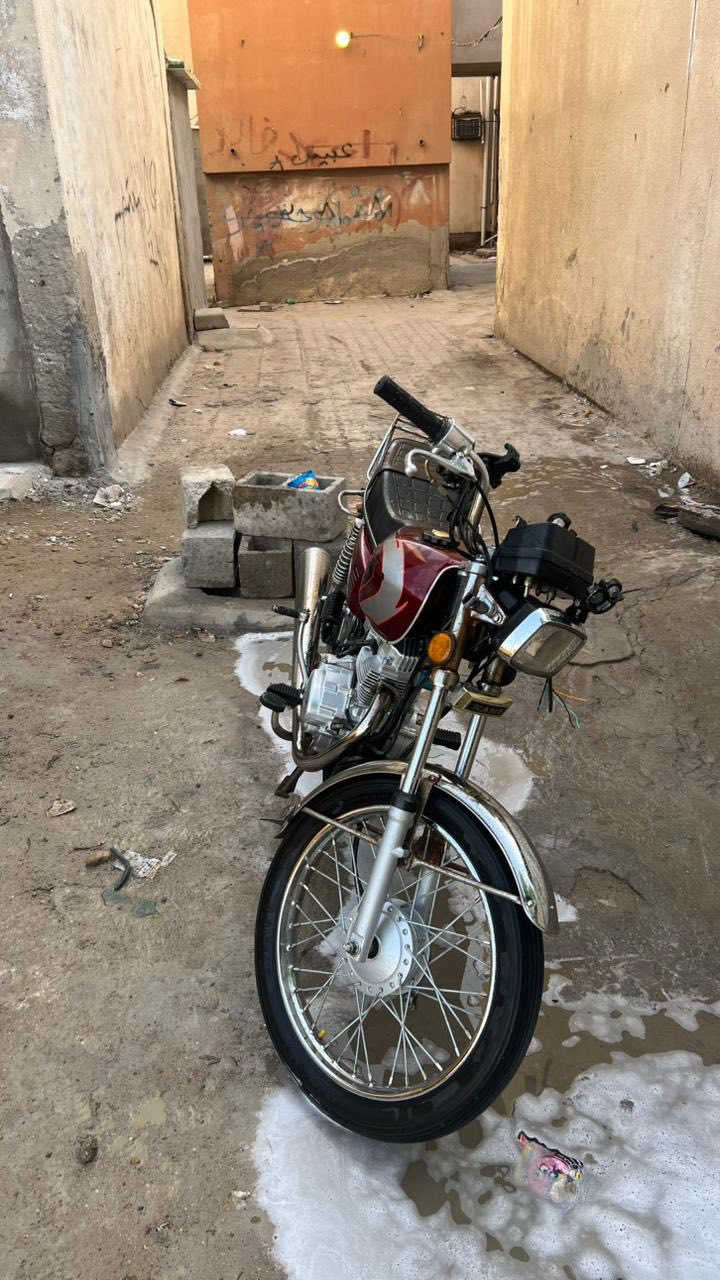 السلام عليكم
من رخصة الأدمن 

دراجة شلامجه بدون اوراق 

مكفولة من العشاير والسرقة والحادث

تعمير كله جديد 

الشاصي شلامجه الكصبه الرفيعه لا ملحوم ولا بي چوي

المكينه مامفتوحه 

السعر700 وبيه مجال

التواصل على الرقم*********** 

ما متواجد على الخاص 

مامتواجد بالتعليقات
