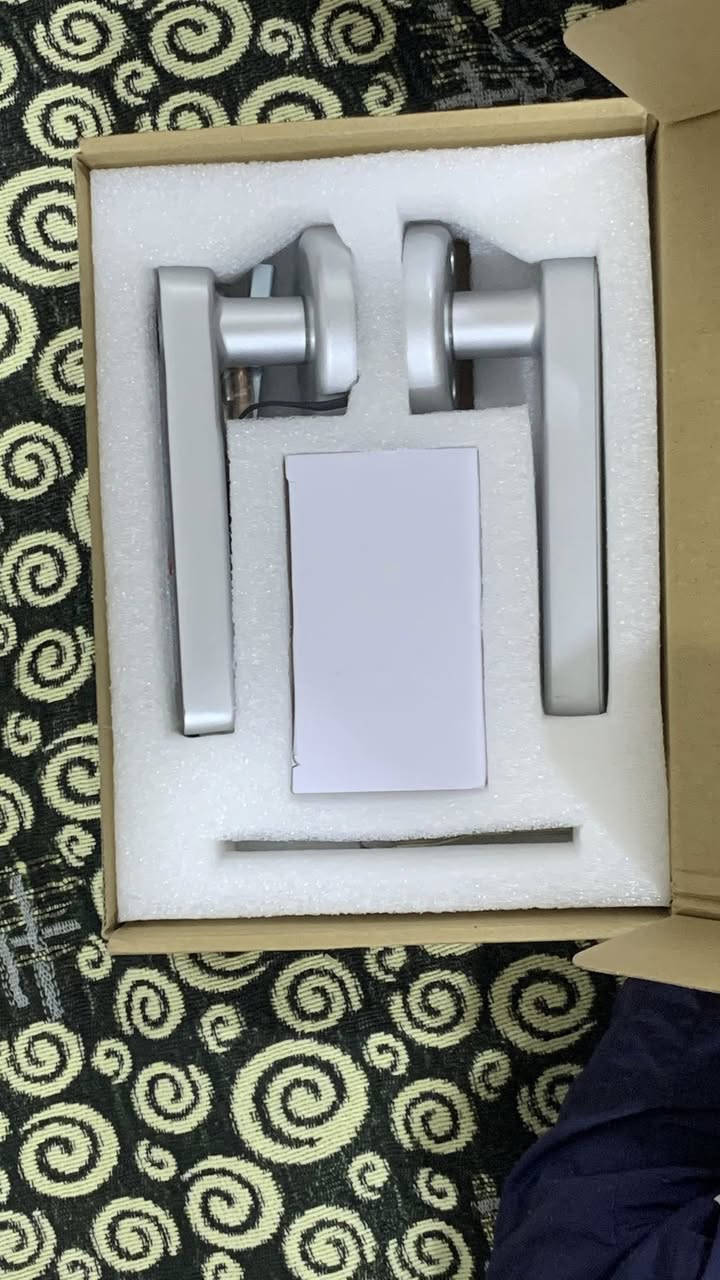 قفل باب ذكي / التواصل *********** واتساب
