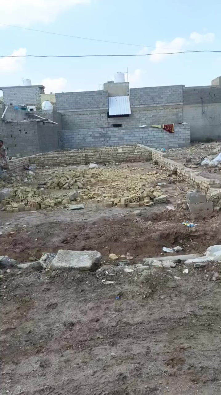 السلام عليكم ورحمه الله وبركاته 
         #قطعة #للبيع
منطقة سبع قصور شارع كريش 
       #مساحة200متر
      ( سعره مناسب )
الاستفسار ***********
مراسلة الصفحه او واتساب
