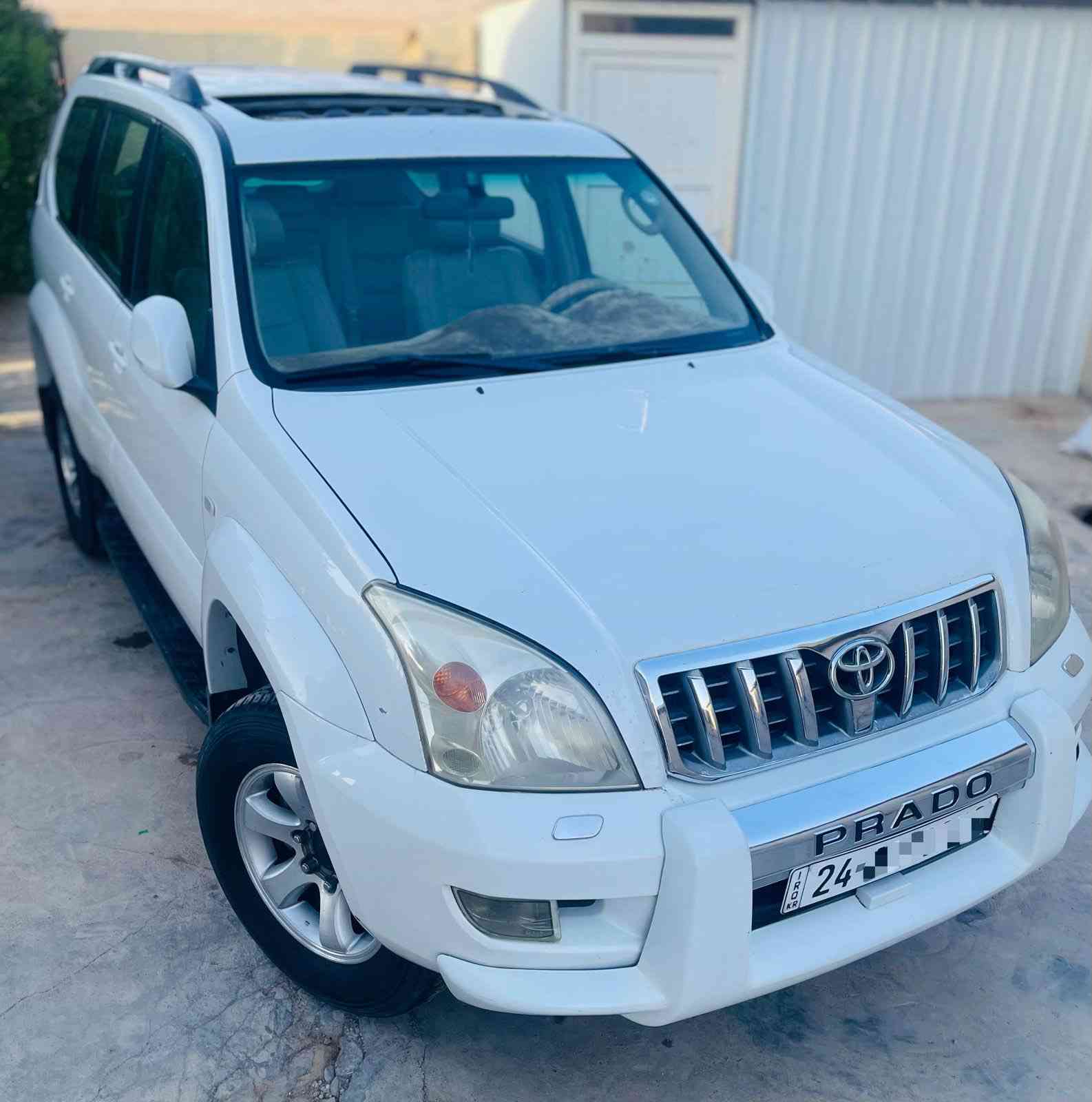 💎 للبيع: ملكة الصحراء تويوتا برادو 2009 (VX) 💎
6 سلندر | صبغ الشركة | رقم دهوك جديد
سيارة عائلية وقوية، قمة في النظافة، ومحافظ عليها جداً.
⚙️ المواصفات الفنية والاداء:
• المحرك: 6 سلندر، سعة 4.0 لتر (جبار واقتصادي بنفس الوقت).
• ناقل الحركة: أوتوماتيك (كير ومحرك  بشرط الفحص).
• المسافة المقطوعة: 220 ألف كم 
• الدفع: رباعي مستمر 4WD مع نظام الدبل الخفيف والثقيل.
🌟 المواصفات الكمالية (فول مواصفات):
• فتحة سقف (سلايد روف).
• تحكم كشنات كهربائي
  تحكم دركة كهربائي 
  تدفئة تبريد بل كشنات 
   إشاير بل مري 
   منضومة غاز  
• نظام تكييف مركزي (ثلاث قطع) ثلج.
• مثبت سرعة (Cruise Control).
• حساسات خلفية وأمامية أصلية.
• شاشة عرض مع كاميرا خلفية.
• تحكم ستيرن جهتين.
• المقاعد: 3 قطع (7 راكب).
• مرايا جانبية: شفط (طي كهربائي).
🛡️ حالة البدي والضمان:
• الصبغ: مكفولة من الصبغ والضرر نهائياً (بصبغ الشركة).
• الملاحظات: مجرد "تكشير" بسيط في صبغ السقف (بسبب الظروف الجوية أشعة شمس ) للحفاظ على صبغ الشركة وعدم الرش.
• الرقم: دهوك، سنوية ولوحات جديدة وهزة جديدة.
📌السيارة "جهاز" ولا تحتاج لأي مصاريف، صدر وجير ومحرك وتبريد بشرط الفحص.
💰 السعر المطلوب: [على رقم لين اكو ناس ما تشتري تكسر بحلال العالم خبرني بيك خير وتدلل عيوني الك]
📍 مكان التواجد: [مدينة الموصل ]
📞 للاتصال والاستفسار: [ رقم الهاتف ***********وتساب]
