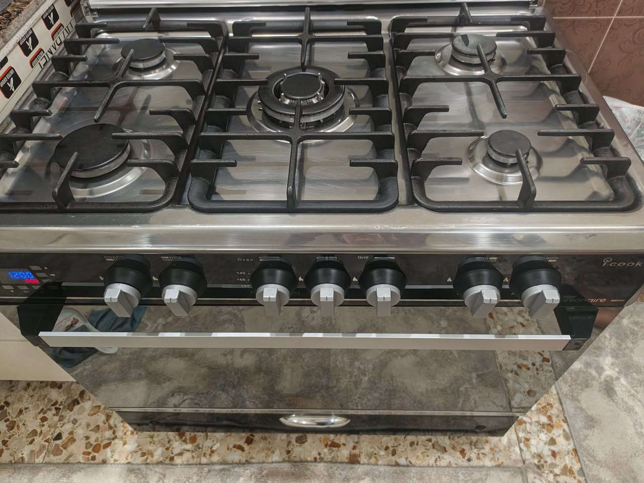 طباخ خمس عيون  قياس 60/90 نوزل سيفتي حمايه اطفال صناعة يونيون اير  ايطالي تجميع مصري طباخ مابي اي عطل اخو جديد نظافته مبين بالصورة


**إذا كنت صاحب هذا الإعلان وتريد حذفه لأي سبب، رجاءا أرسل رسالة إلى الدعم الفني**