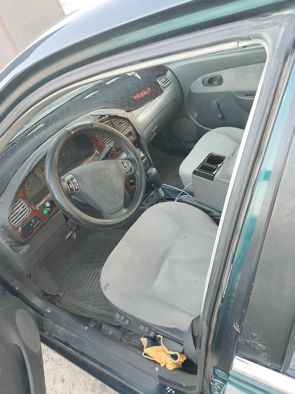 السلام عليكم سيارة كيا سبكترا موديل 2002كيرومحرك مكفولات
تبريد شغال ثلج تخم تاير صدر حلونضيف 
كهربائيات كلها شغالا مناقصها شي شغل وطلع 
تراي حلو اقتصاديه لاصرف بانزين 
سعرها 45 وبيها شويه مجال ***********
مكاني كرمه وبغداد
