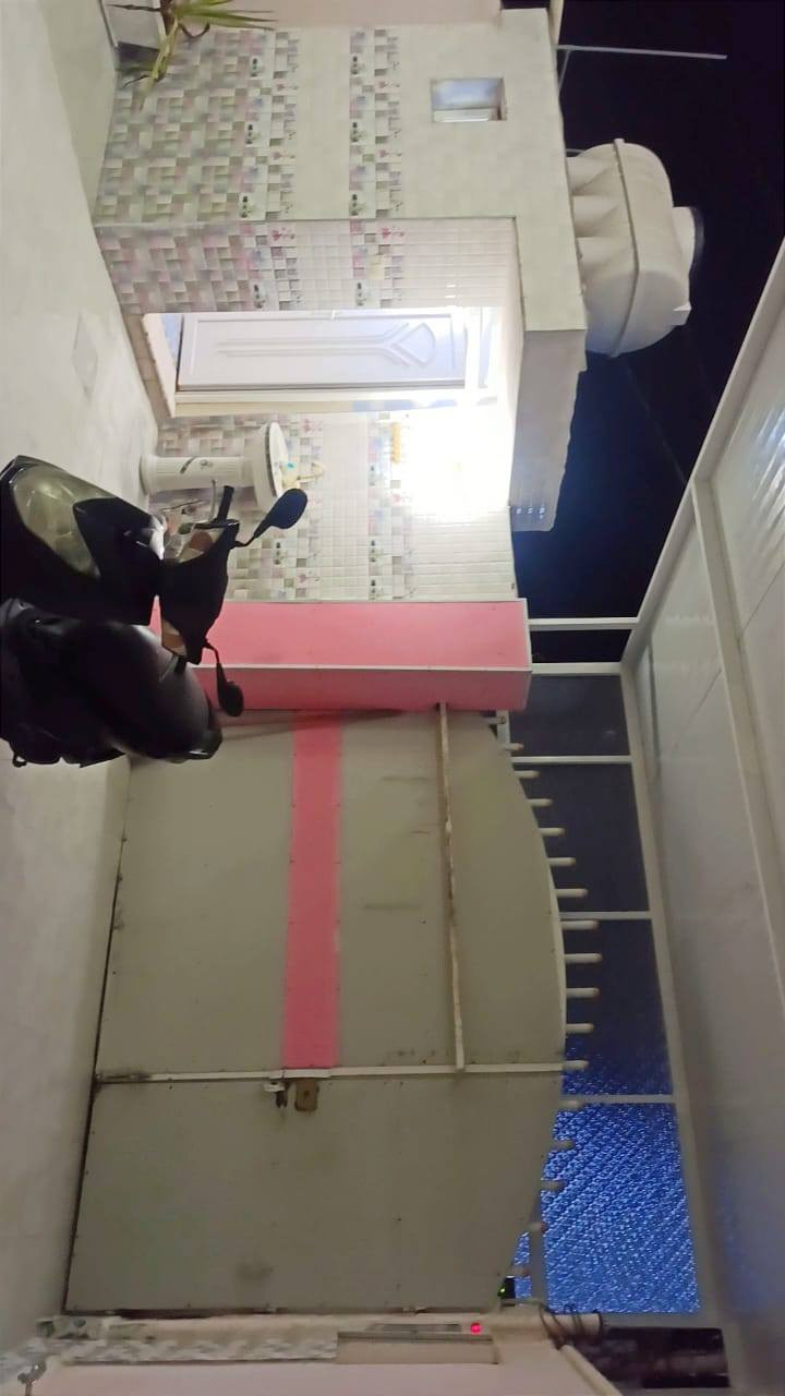 ⚡السلام عليكم ✋🏻
ــــــــــــــــــــــــــــــــــــــــــــــــــــــــــــــــــــــــــــــــــــــــــــــــــــــــــــــــــــــ
بيت للبيع 🏡 فــي

حي الصدرين/خلف مخازن الكهرباء/قريب من السادة البو خطة
ــــــــــــــــــــــــــــــــــــــــــــــــــــــــــــــــــــــــــــــــــــــــــــــــــــــــــــــــــــــ 
👁️المساحه 🤩

( المساحة الكلية 150 متر ) 
( الواجهة 7.5 متر ) 
( النزال 15 متر ) 
ــــــــــــــــــــــــــــــــــــــــــــــــــــــــــــــــــــــــــــــــــــــــــــــــــــــــــــــــــــــ  
 الدار 🚪

الدار زراعي سند 25 اكتمل البناء في سنة 2020 الشهر السادس
ــــــــــــــــــــــــــــــــــــــــــــــــــــــــــــــــــــــــــــــــــــــــــــــــــــــــــــــــــــــ 
☕عدد الغرف📖
( يتكون البيت من طابقين 2 )
ــــــــــــــــــــــــــــــــــــــــــــــــــــــــــــــــــــــــــــــــــــــــــــــــــــــــــــــــــــــ
1/الطابق الاول يتكون من!✋🏻

طارمة + صحيات خارجية +مطبخ + استقبال+ هول+ غرفه + مجمع صحيات مع الدراج معزول 
ــــــــــــــــــــــــــــــــــــــــــــــــــــــــــــــــــــــــــــــــــــــــــــــــــــــــــــــــــــــ
2/الطابق الثاني يتكون من! ✋🏻 

غرفتين مع كل غرفة مجمع صحيات + هول + سطح ناصي بورسلين + سطح عالي فرشي + مخزن 
ــــــــــــــــــــــــــــــــــــــــــــــــــــــــــــــــــــــــــــــــــــــــــــــــــــــــــــــــــــــ
للاستفسار 

***********
