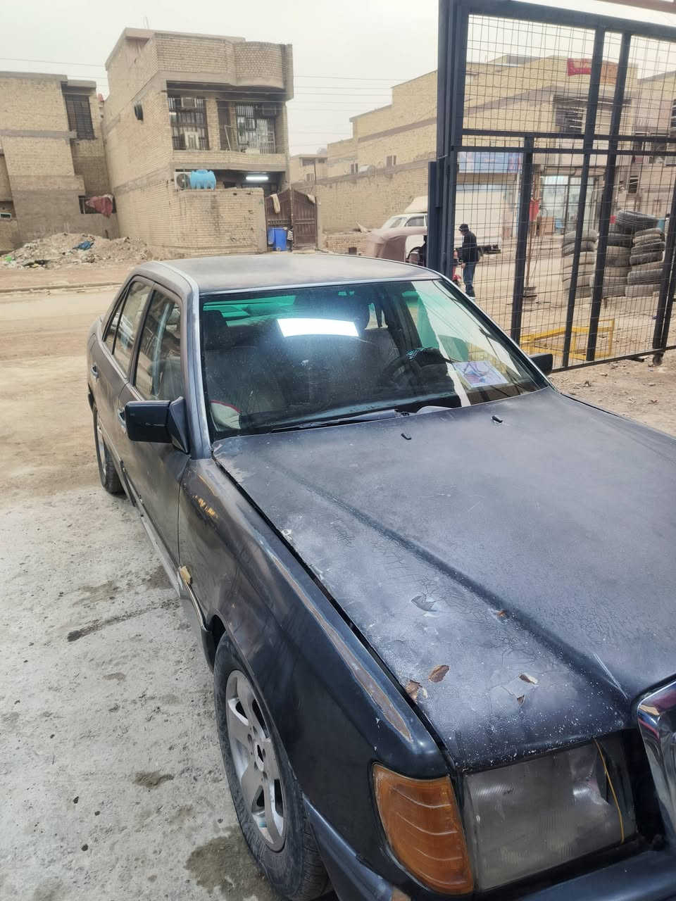 السلام عليكم مارسدس دب 1989 مكينه بطه مكينه وكير خير من الله صدر أمامي خلفي يعني نص عمر سنويه ما ساقطه سياره خير من الله سعر 35 بيها مجال رقم ***********
