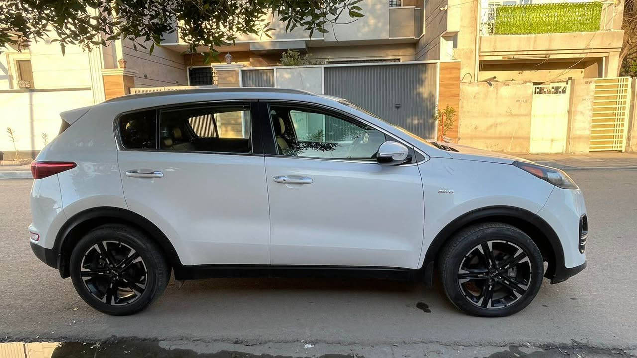 سبورتج 2019وارد امريكي

[][][][][][][][][][][][][][][]

السعر 153بصمه سياره موصفاته راقيهEX

فول مواصفات ***********‏

مواصفات :- بصمه -  - محرك -2400

رادارات - حساسات - كشنات كهرباء + جلد -

صندوك كهرباء - شحن لاسلكي - تشغيل عن  بعد تحديد مسار. مري شفط 
قلاب.  

شاشة كبيره متصل - قطعتين تبريد

الضرر :- جاملغ  + شويه بل بنيد بسيط

السعر (153ورقه. ***********‏ بغداد, العراق
