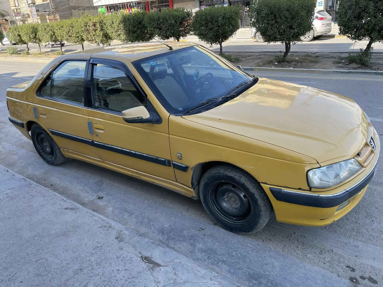 السلام عليكم 
بيجو بارص 2010 رقم بغداد مكان السيارة بغداد مصبوغة عام كير ومكينة جدد 
تخم تاير جديد دوشمة جديدة السعر 30 وبي مجال 
***********
