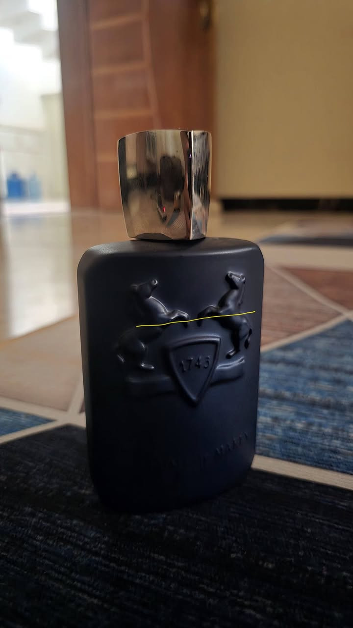 Demarly Layton
عطر ديمارلي ليتون تيستر مستخدم مثل ما موضح بالصور 
العطر مايحتاج تعريف وشرح 
للبيع فقط ... السعر ٢٥٠ الف .
تحياتي


**إذا كنت صاحب هذا الإعلان وتريد حذفه لأي سبب، رجاءا أرسل رسالة إلى الدعم الفني**