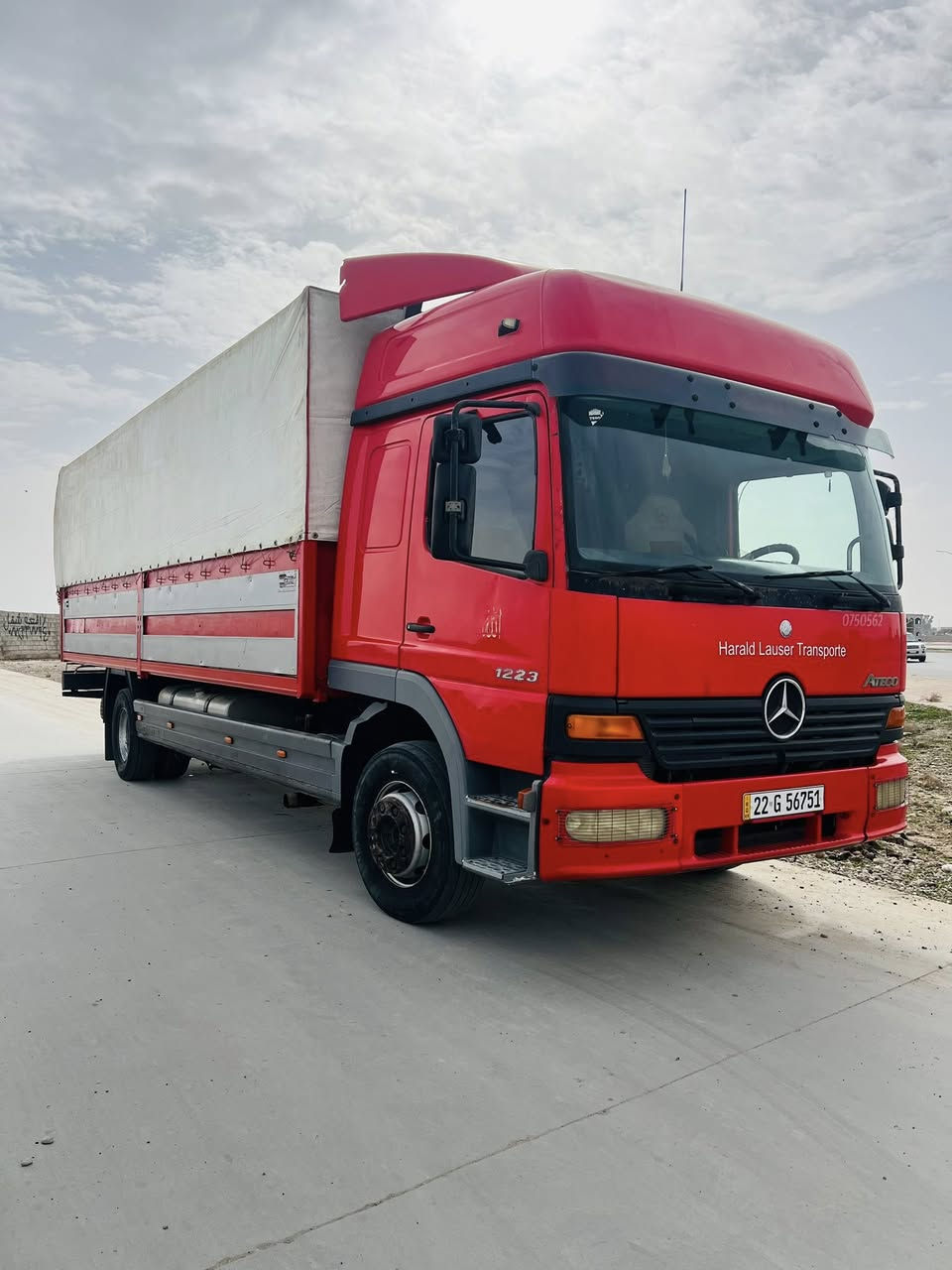 سلام عليكم (اتيكو 8برغي 6سلندر طول 7وربع رتيايدر طكه وحده قفل اكسل  موديل 2004دم الغزال جادر جديد سبير تيرات جديد محرك شرط بدون تبخير وصرف ولتفاصيل الاخره عل رقم اني مكلف بلنشر 🚛*********** 🫴
