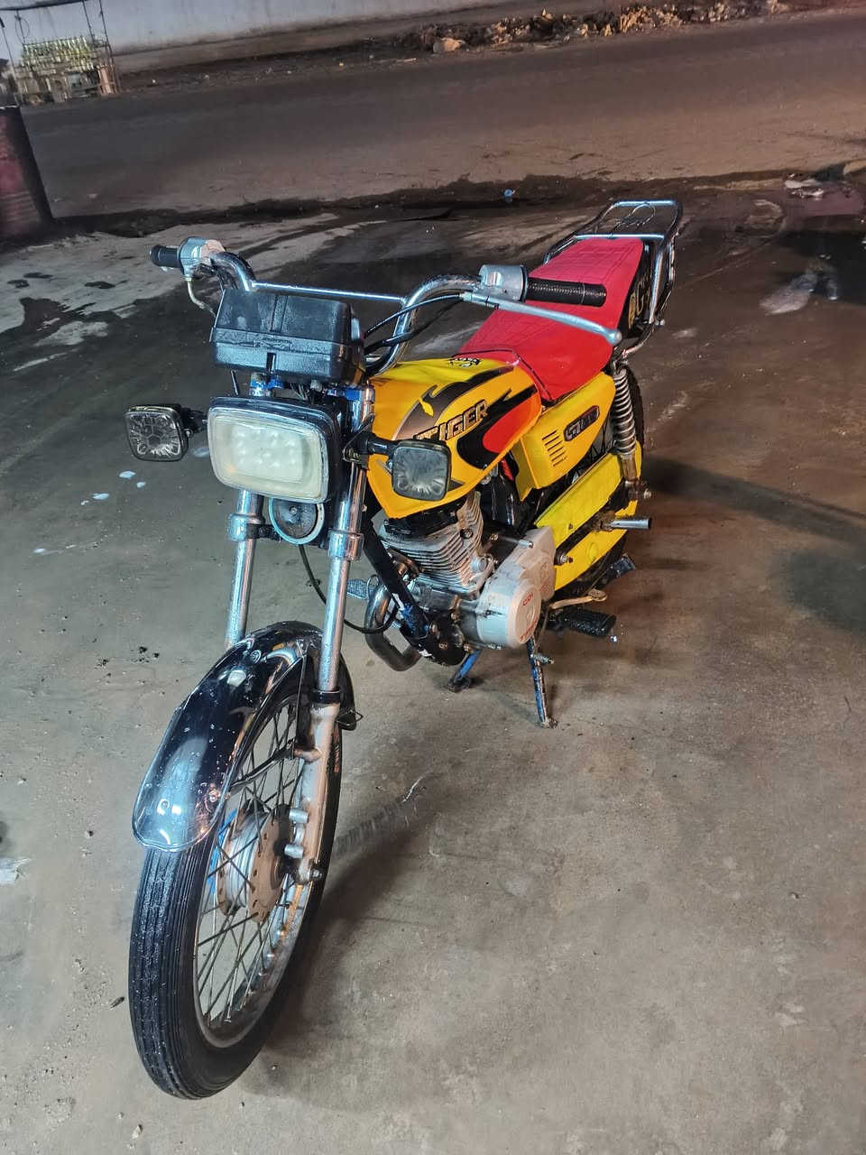 تايكر موديل 20 أوراق كامله كهربائيات شغاله مكينه خرسه السعر 250 وبيها مجال للشراي
لاستفسار
***********
