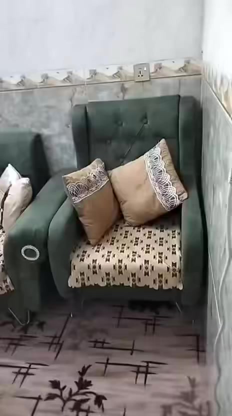 للبيع المكان الشعب شارع عدن تخم جديد مابي ولا خدش السعر ١٠٠ دابيعة لان اريد اخذ لون عل لون البردة


**إذا كنت صاحب هذا الإعلان وتريد حذفه لأي سبب، رجاءا أرسل رسالة إلى الدعم الفني**