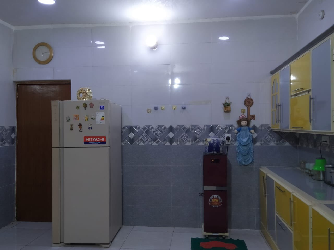 دار سكن للبيع 

العنوان / حي آور شارع السبيس 

المساحه /150 م 

تفاصيل البناء/ طابقين مسلح 

ط١/ صاله استقبال غرفه مطبخ حار بارد . صحيات داخليه وخارجيه 

ط٢/ صاله . ٣ غرف نوم . صحيات 

للمزيد من المعلومات يمكنكم التواصل معنا على الرقم الآتي 

***********

￼***********
