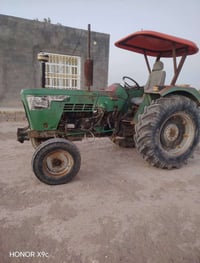 سيرت للبيع موديل 2002مكفول كفاله عامه كير اوكسن اومحرك تخم تاير. 07878...