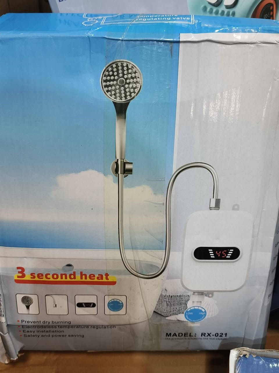 كيزر متنقل فوري بقوه 3500 واط سعر ٢٥ الف وبلعافيه متوفر قطعتين رقم العتماد كافه ملحقاتهن وياهن مثل البلصوره ***********
