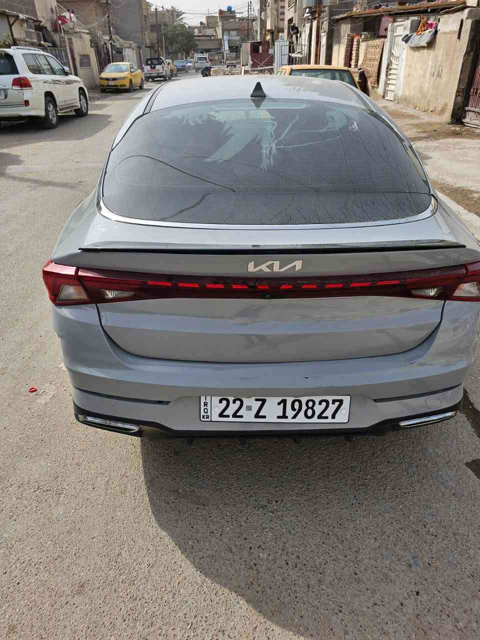 السلام عليكم.                                   كي فايف موديل 2023  رقم أربيل. محرك جي تي لاين 1600 تيربو فول مواصفات ما عدا الفتحه كشنات جلد تشغيل عن بعد بريك دكمه شحن لاسلكي رادار امامي وخلفي مانع اصدام سياقه ذاتيه تحديد مسار 4 وضعيات قياده تدفة كشنات وهواي مواصفات بيها السياره وارد امريكي حادثها جاملغ خلفي وباب مبدل بدون دواخل حادث بسيط .  سعر السياره 165 وبيها مجال مكان السياره بغداد ***********
