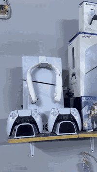 Ps5 ضافه 100%✅ قرصين ✅  يده اضافيه ✅ قاعده شحن عدد ✅ يوبي اس 1500✅ كار...