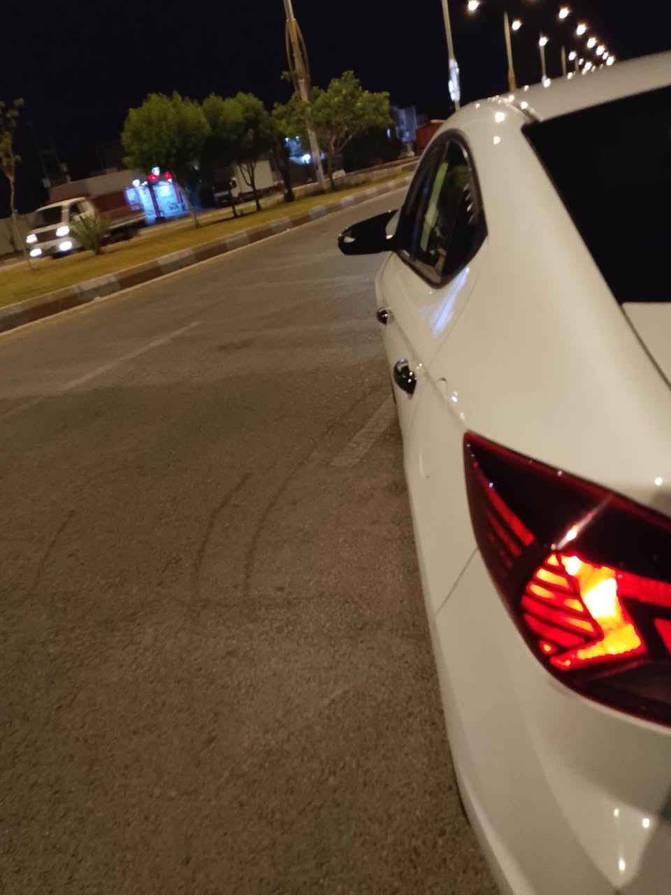 سلام عليكم النترا 2020 رقم دهوك بسمي محرك 2000 دوش محرك كير تبريد صدر مكفول كروس سرعه فول تحكمات ستيرن داخل بيج سياره ما متعوبه ***********
