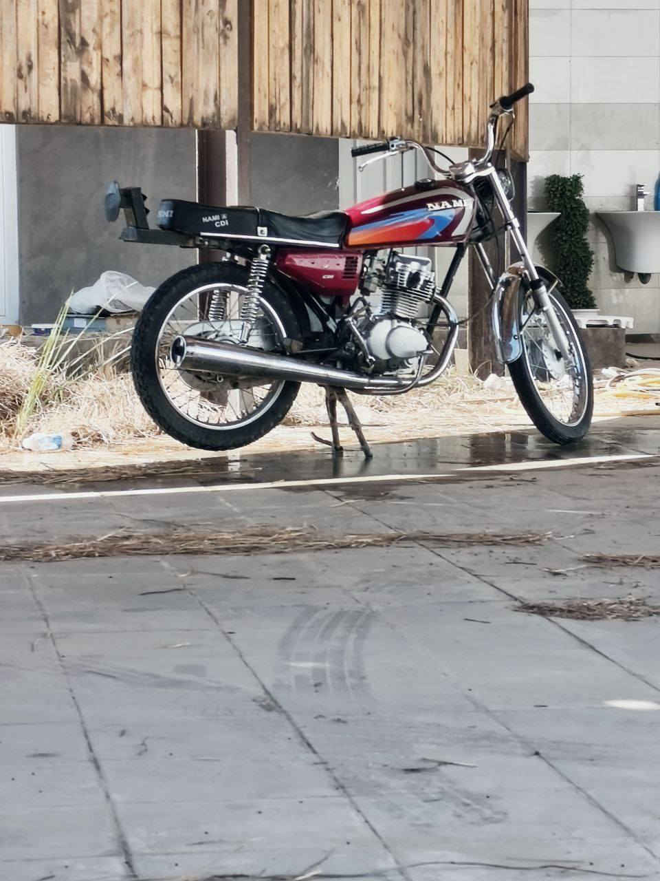 دراجه للبيع نامه اصلي مفتوحه مره وحده كلك الدراجه السعر 350وبيه مجال حك الجيه للستفسار خاص او اتصال ***********
