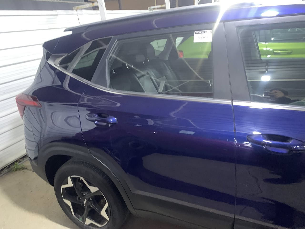 سلام عليكم ورحمه الله وبركاته سلتوس للبيع موديل ٢٠٢٤  مواصفات شحن وايرلس و بصمه كشن كهرباء سياره دخول جديد مرقم كامل  السعر١٧٠وبيها مجال  بسيط العنوان الكريعات معارض القمه للتواصل ***********/***********
