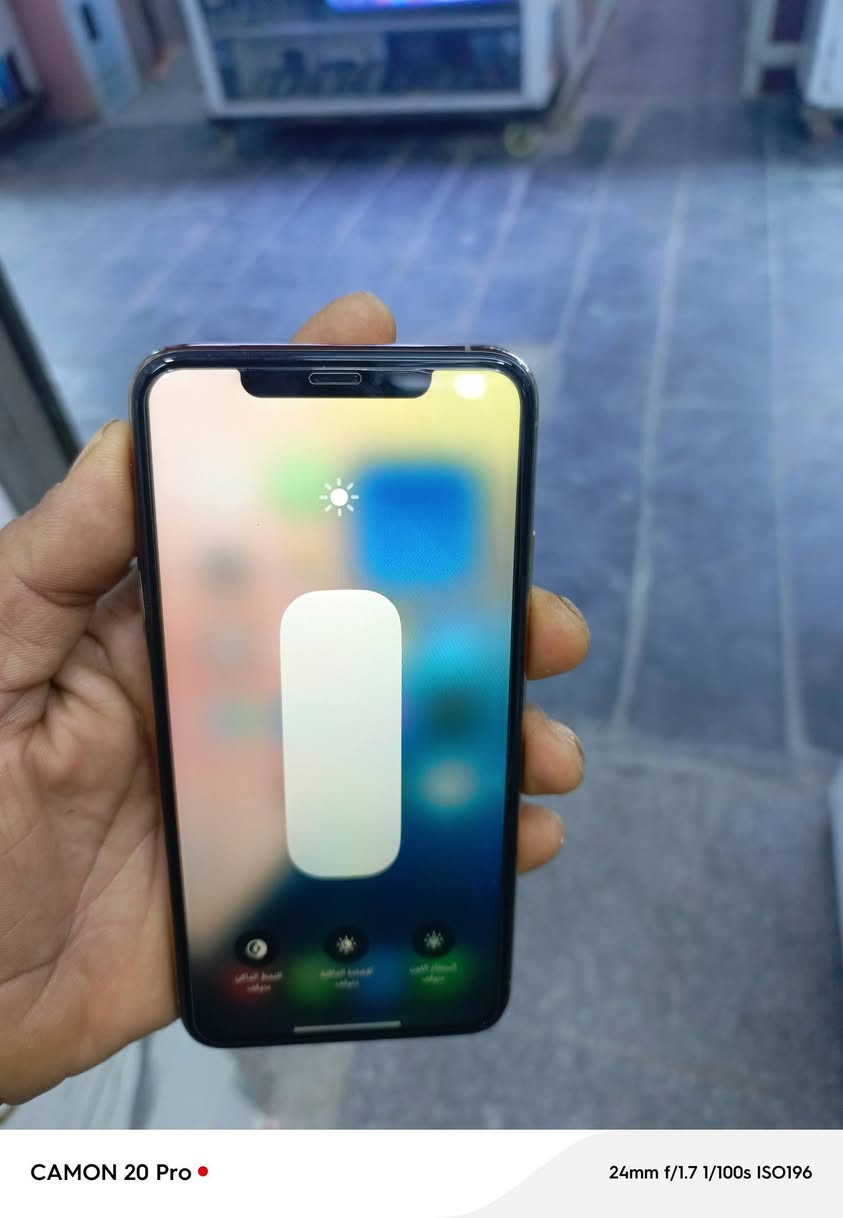 11 برو ماكس ذاكره 256 بطاريه 81 فيس ايدي شغال مبدل شاشه فقط السعر 300 بي مجال رقم ***********
