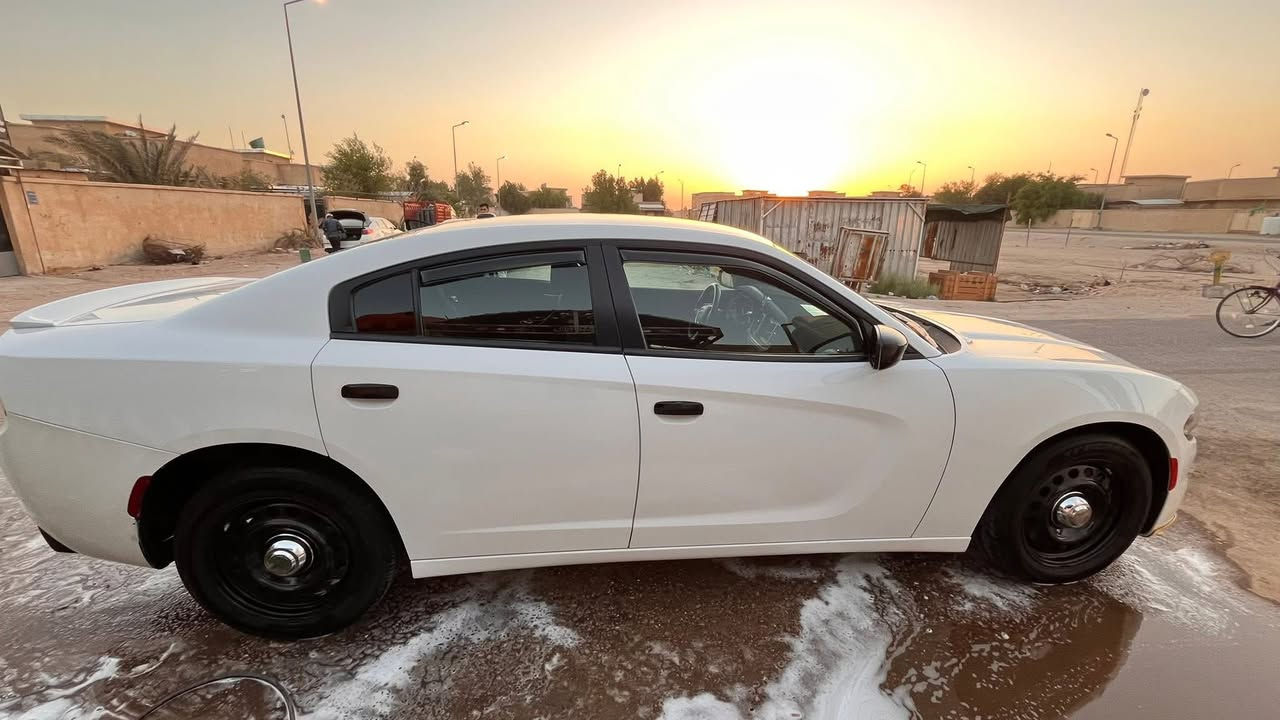 � إعلان بيع سيارة
النوع: جارجر بوليسي
الموديل: 2021
الفئة / الوصف: Police
المحرك: 6سلندر 3.6
القير: قير 5 سرعات أوتوماتيك
اللون:ابيض
الاستيراد: امريكا
الممشى: 85كم
الحالة: السيارة بحالة طيبة وما تحتاج شي
الفحص: لا يوجد
ملاحظات إضافية:السياره ضربه صندوق مثل ما موضح بالصورة. �
💰 السعر:230
📞 للتواصل: ***********
