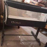 غراض  اطفال بعدهم جديدات ممستعملات ونضيفات للبيع كلهن شيلة وحدة  ب 140...